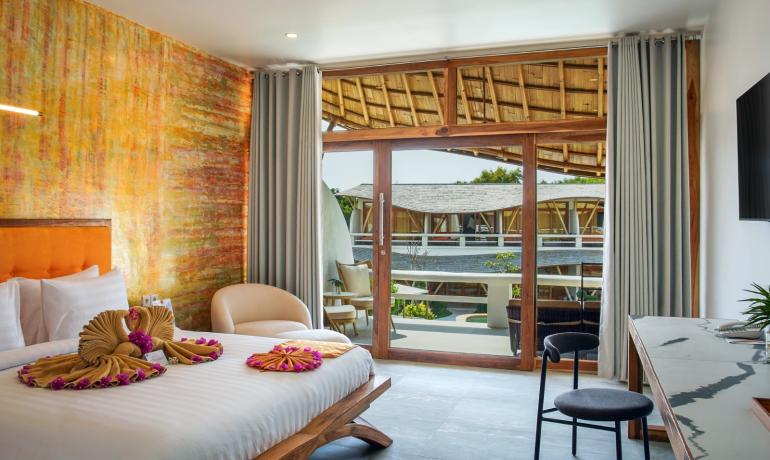 Pearl Art Room (Adult Only)