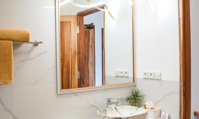 Pearl Art Room (Adult Only)